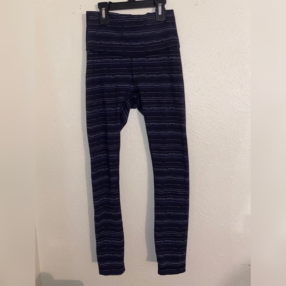 🚫SOLD🚫 Lululemon high waisted leggings - Picture 2 of 7